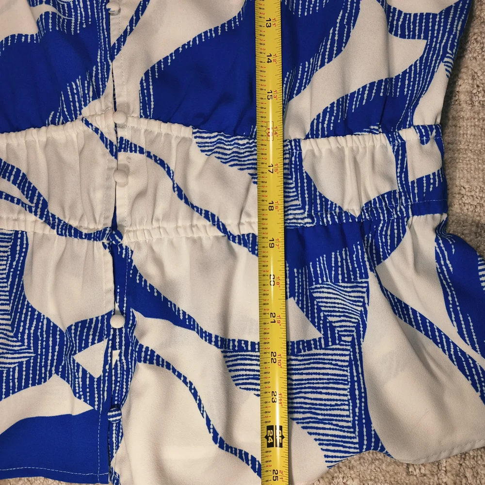 Nine West Women's Top Blouse Size XL White Blue Sleeveless Floral Button Up - Picture 4 of 8